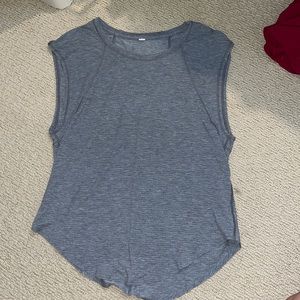 Lululemon breathable workout tank size 4